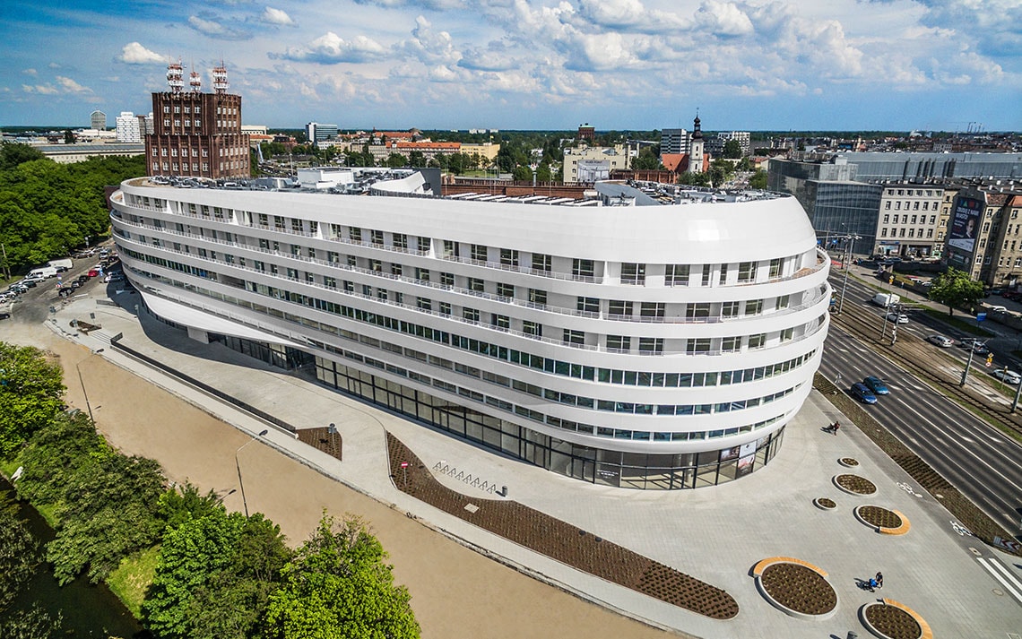 Plăci Minerale Compozite CORIAN Cladding pentru Fațadă Ventilată 1