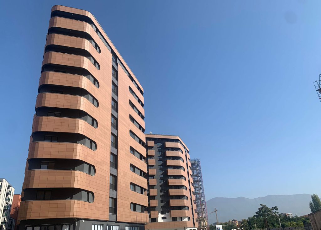 Placă Ceramică FRONTEK S201 Alb-Gri Arhitectural — Fațadă Ventilată 3