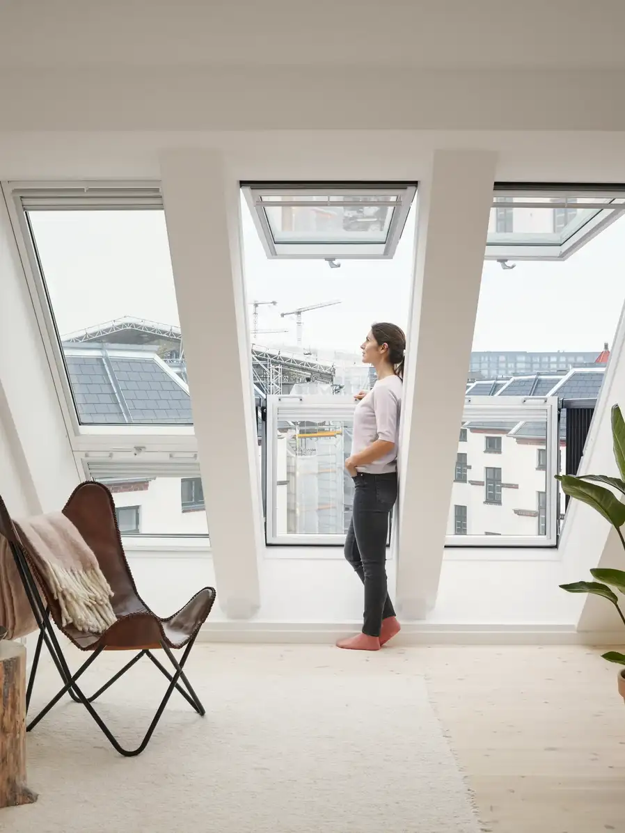 Fereastră de Mansardă Pivotantă VELUX GPL (Lemn) 1
